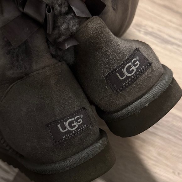 UGG Women's Charcoal Sheepskin Boots with Bows - Picture 4 of 5